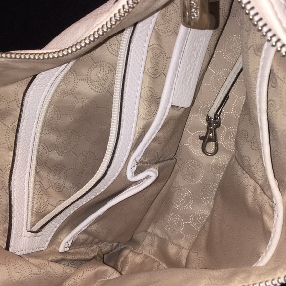 - Michael Kors Pebble Leather Crossbody Purse - Picture 10 of 10